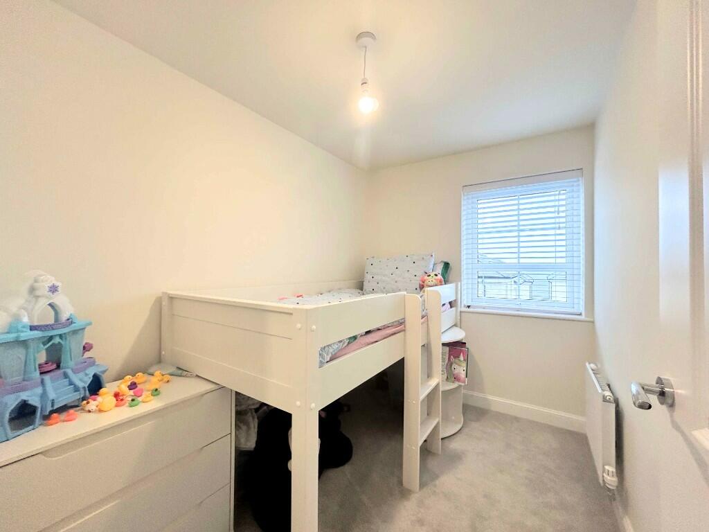 Additional property image - 1 Hebble Close, Clayton, BD14 6FN