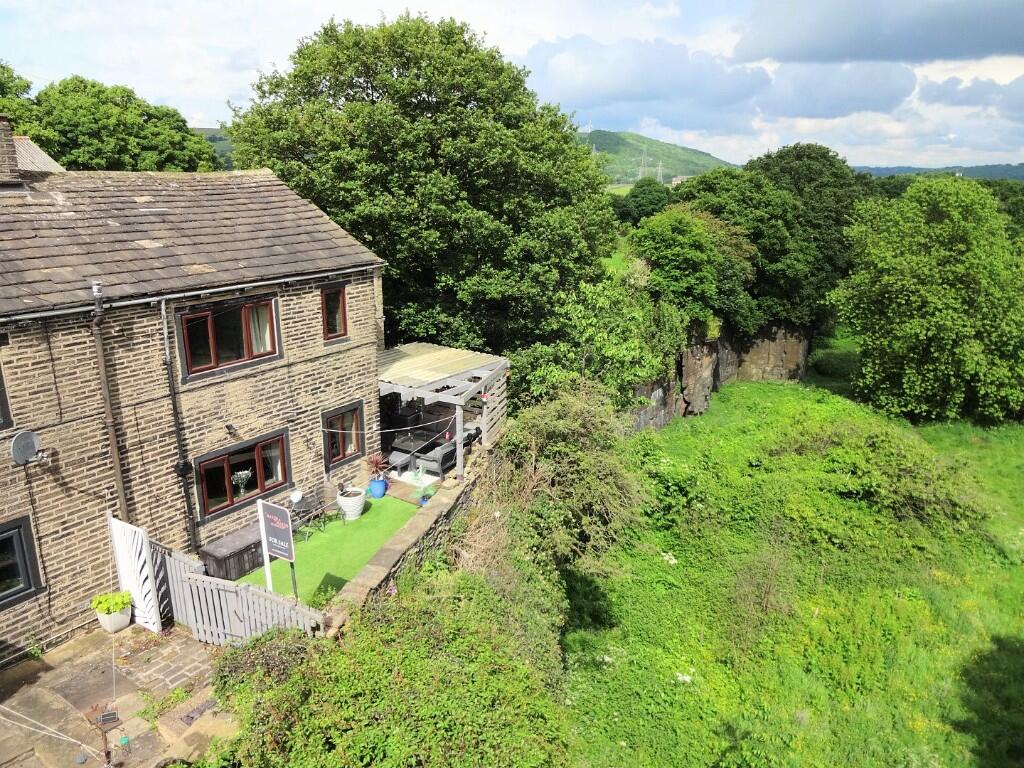 2 bedroom cottage for sale in 1 Bank Top, Greetland HX4 8HL, HX4