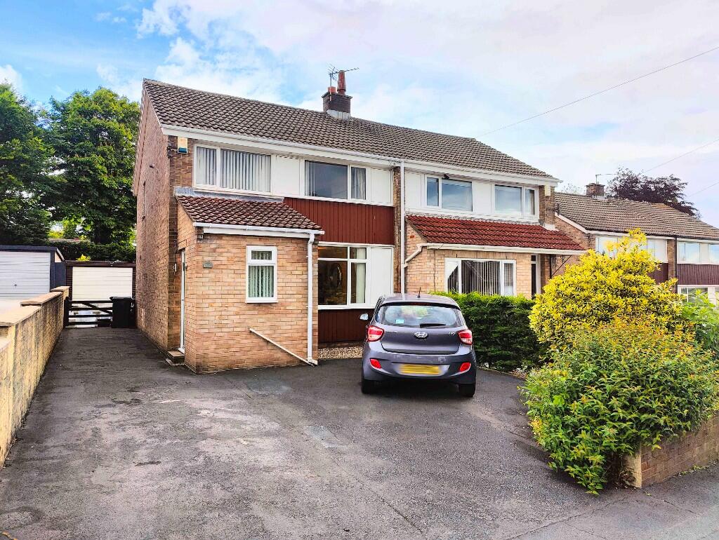 3 bedroom semidetached house for sale in 32 The Drive, Hipperholme