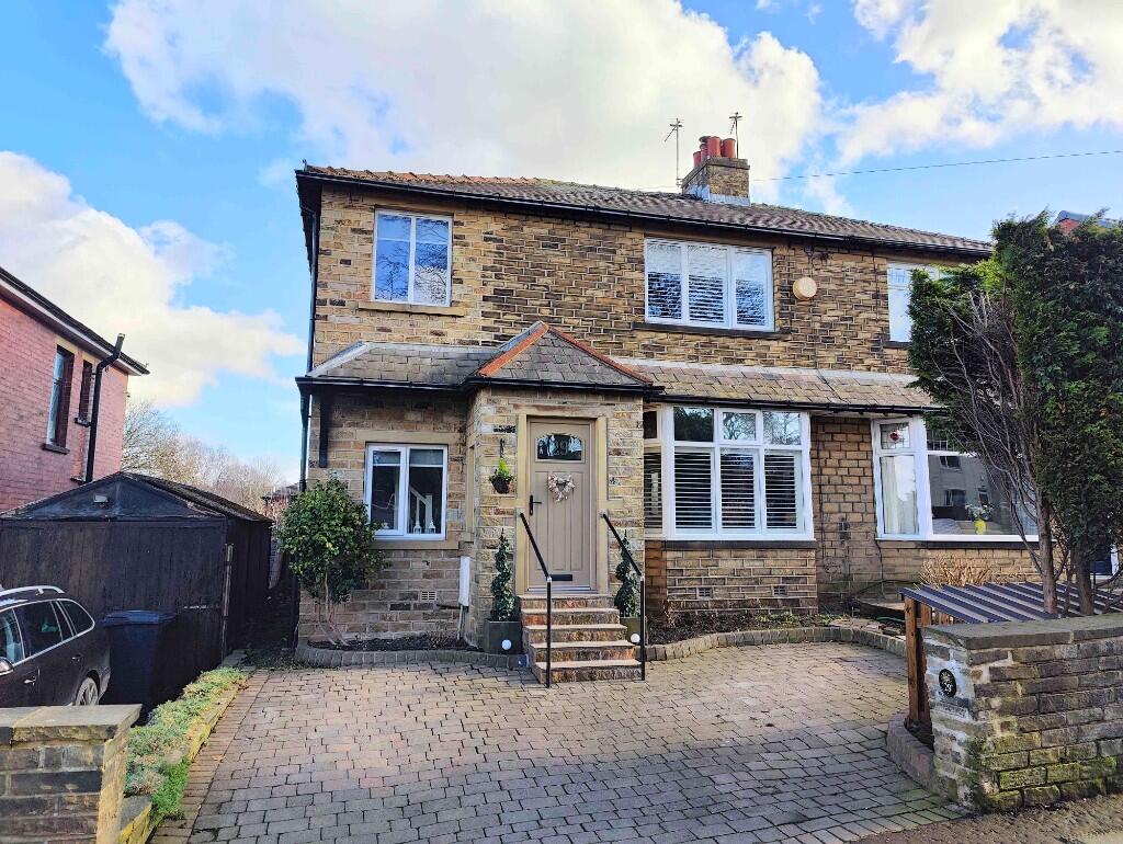 Main image of property: 29 Crowtrees Lane, Brighouse, HD6 3LZ