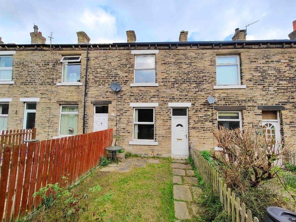 Main image of property: 10 Glen Terrace, Hipperholme, HX3 8EJ