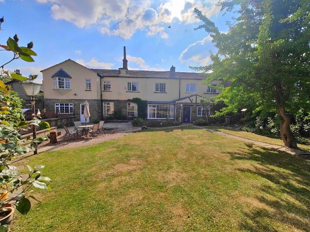 Main image of property: 75 Clifton Common, Clifton, HD6 1QP