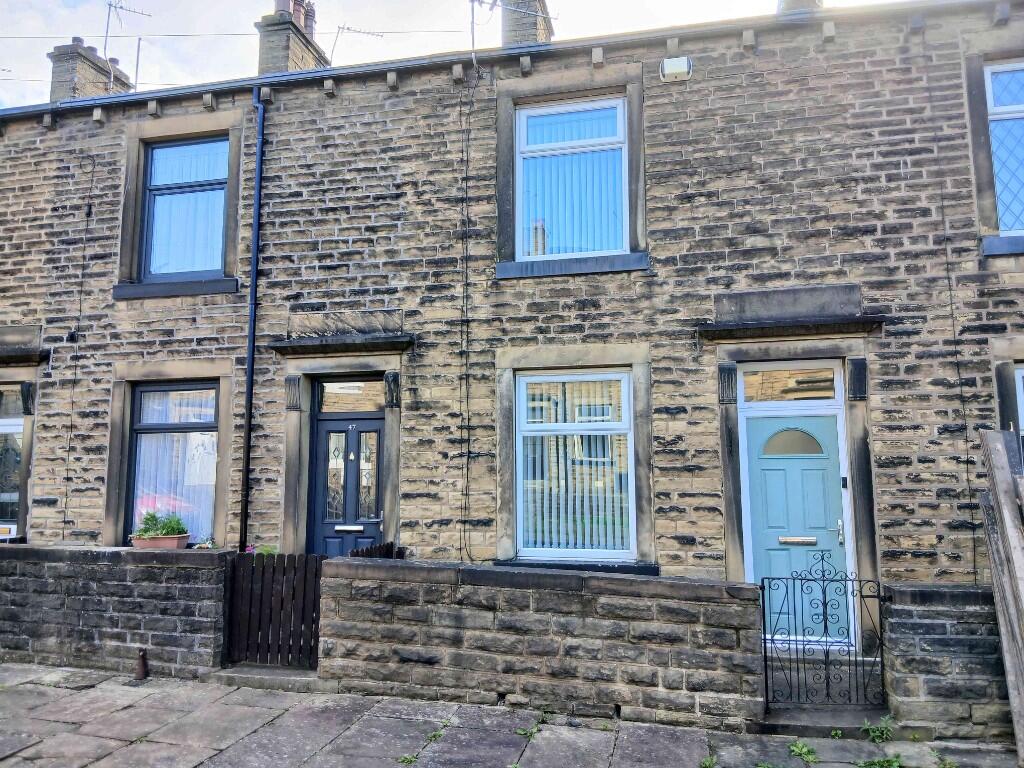 Main image of property: 49 Cheltenham Place, Halifax, HX3 0AW
