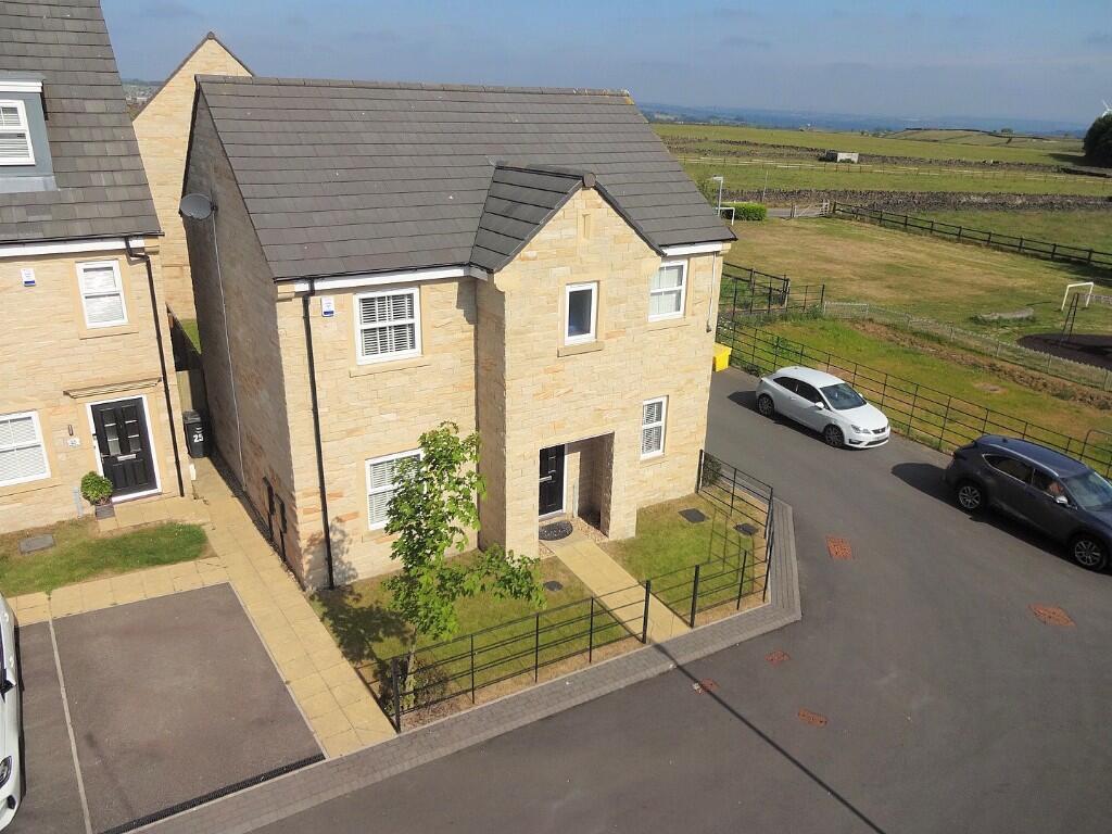 Main image of property: 27 Boshaw Mews, Scholes, Holmfirth, HD9 1WB