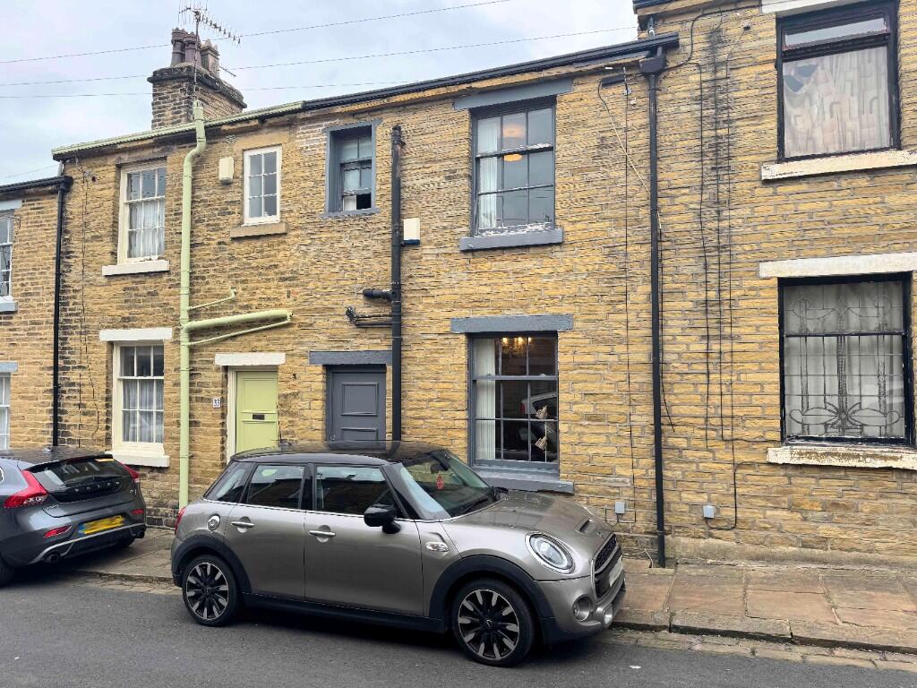 Main image of property: 32 Whitlam Street, Saltaire, BD18 4PE