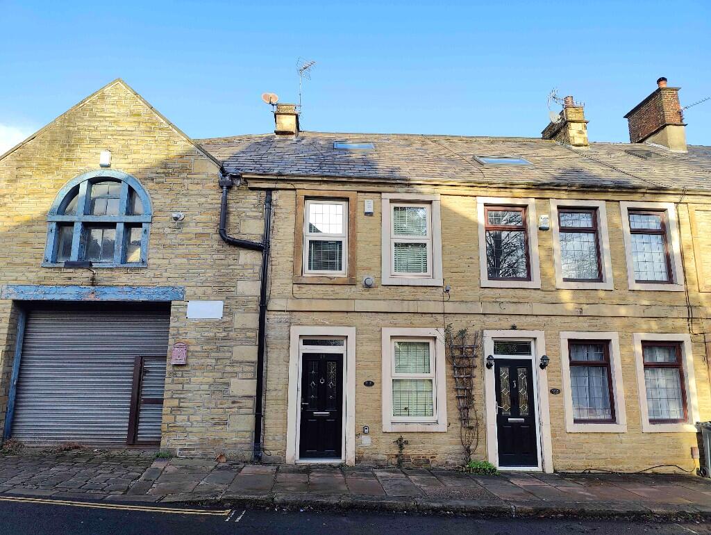 Main image of property: 18 Blackwall, Halifax, HX1 2BE