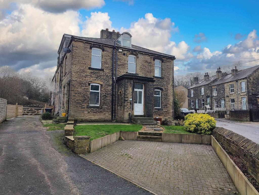 Main image of property: 1 Sunnycliffe, Lightcliffe, HX3 8BJ