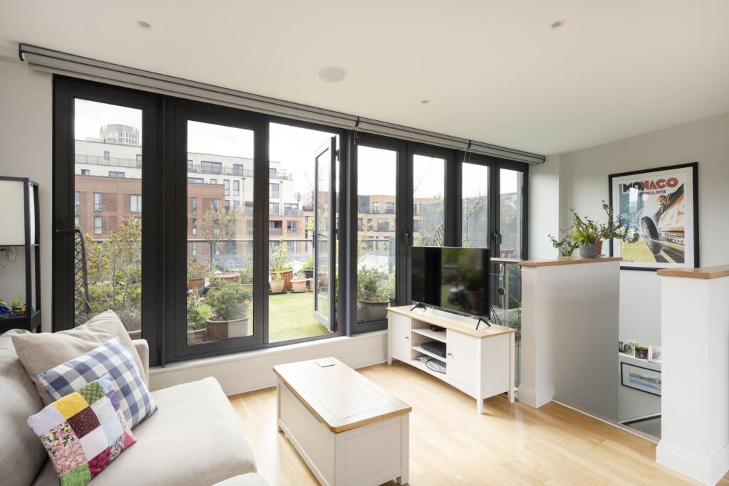 Main image of property: Apartments, Kings Bench Street, SE1