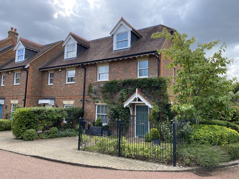 Main image of property: TOWN HOUSE - Central Marlow