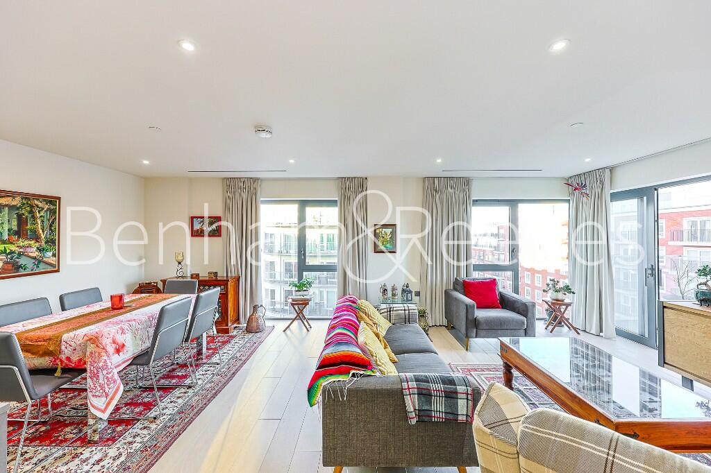 Main image of property: Beaufort Square, Colindale, NW9