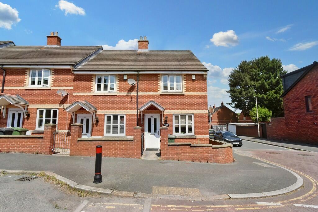 2 bedroom end of terrace house for sale in Monks Road, Exeter, EX4