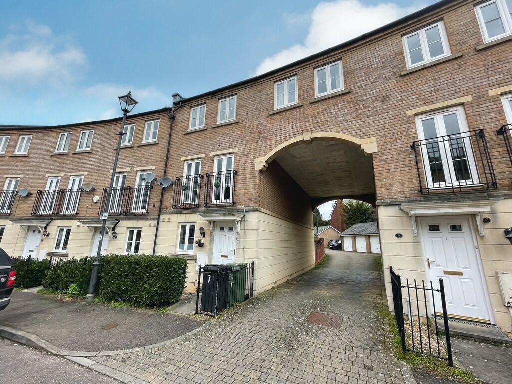 4 bedroom town house for rent in Fleming Way, St Leonards, EX2
