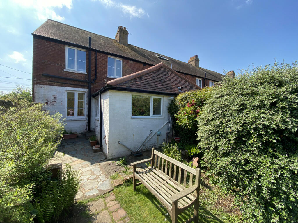 2 bedroom end of terrace house for sale in Granary Lane, Budleigh