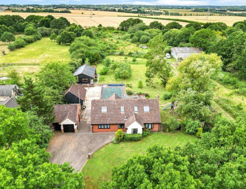 5 bedroom detached house for sale in Blind Lane, Little Burstead