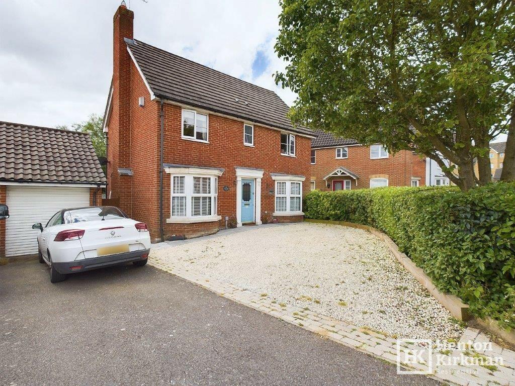 4 bedroom detached house for sale in Royal Oak Chase, Laindon Park ...