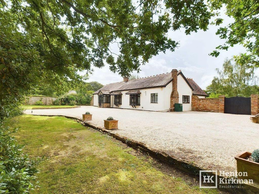 Additional property image - Hawkswood Road, Downham, nr Billericay, CM11 1JZ
