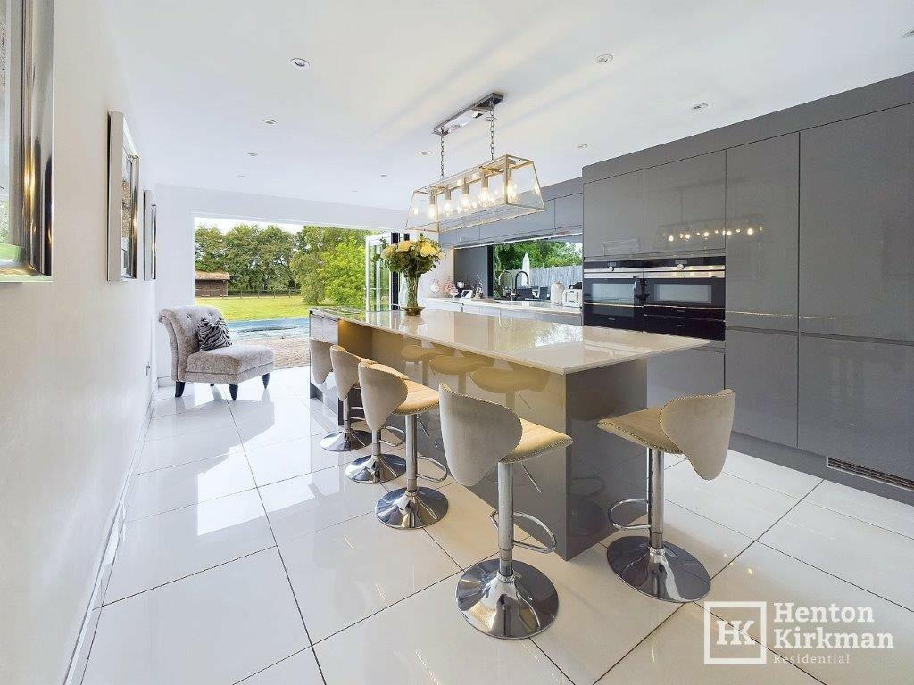 Additional property image - Hawkswood Road, Downham, nr Billericay, CM11 1JZ