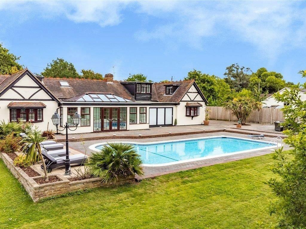 Additional property image - Hawkswood Road, Downham, nr Billericay, CM11 1JZ