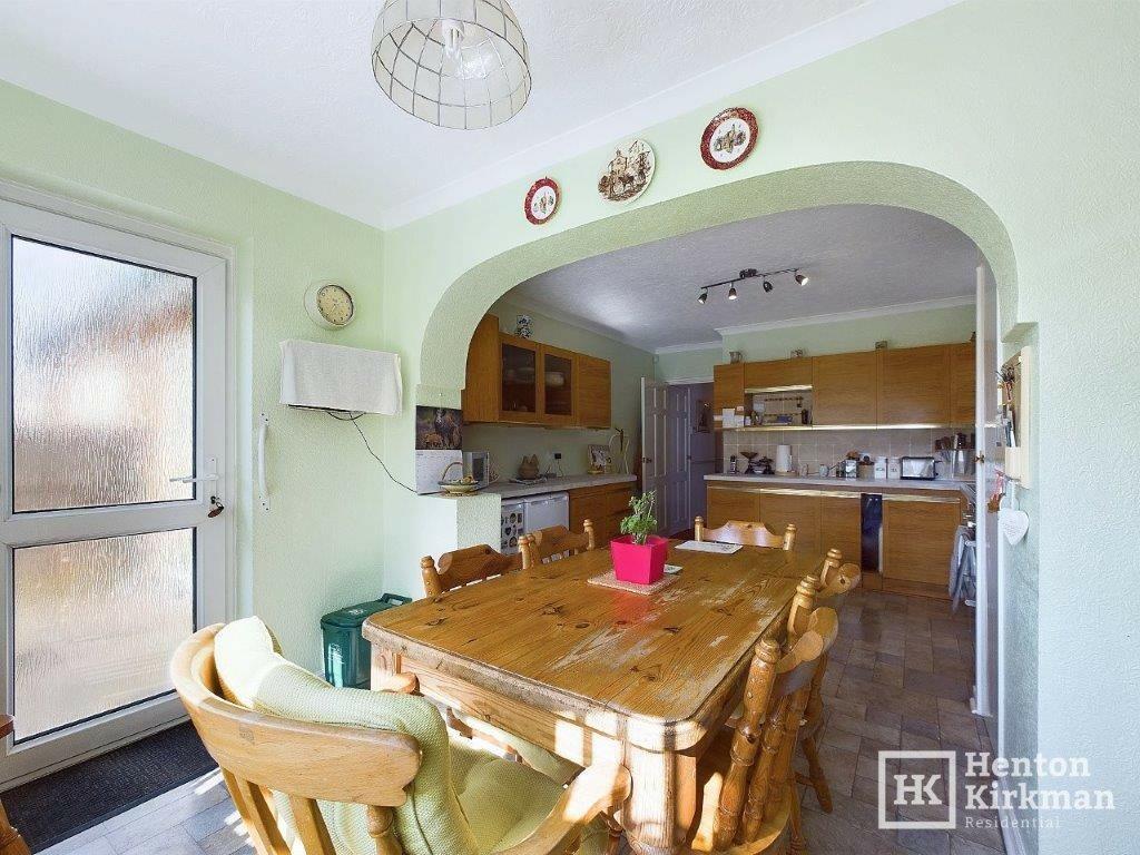 Additional property image - Mountnessing Road, Billericay, Essex, CM12 0el