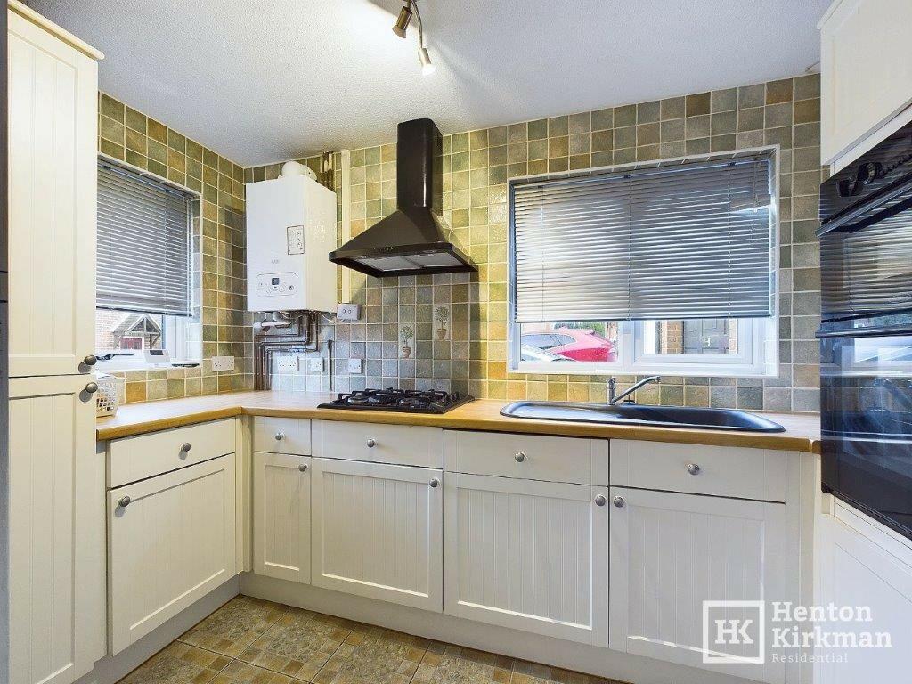 Additional property image - Berkeley Drive, Billericay, Essex, CM12 0YP