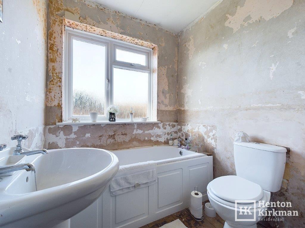 Additional property image - Outwood Common Road, Billericay, Essex, CM11