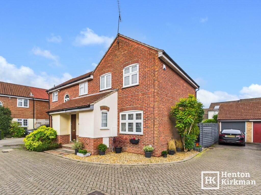 Main image of property: Arundel Close, Billericay, Essex, CM12 0FN