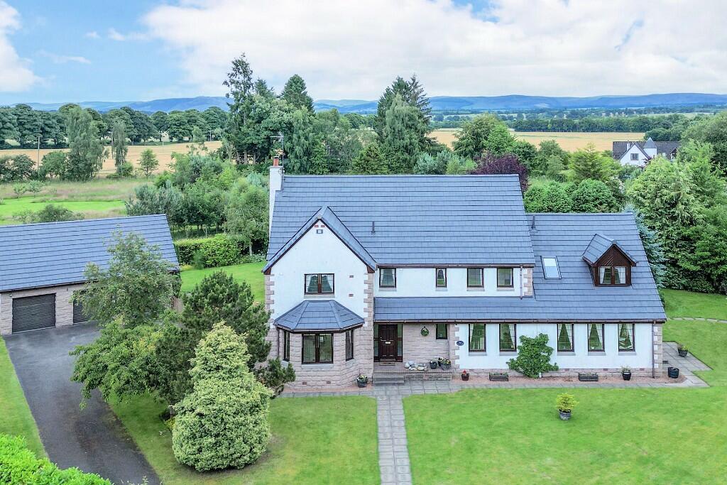 5 bedroom detached house for sale in Pheasant Run, Highlandman Station