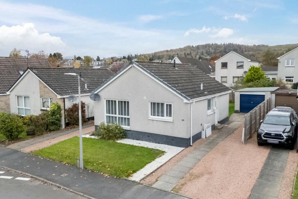 3 bedroom detached bungalow