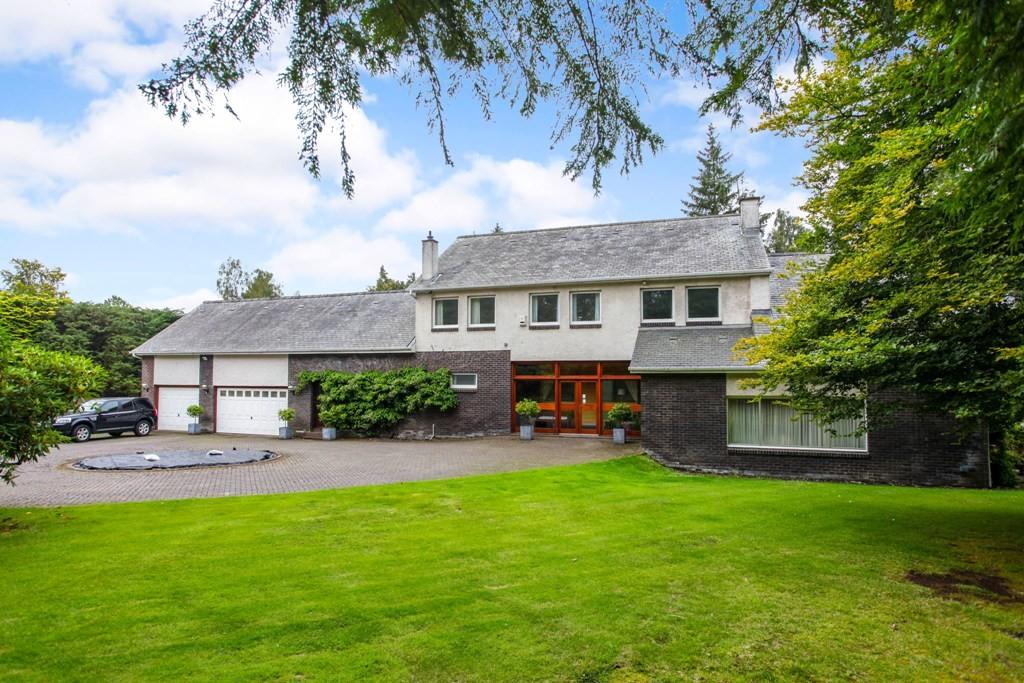 4 bedroom detached house for sale in Caledonian Crescent, Auchterarder