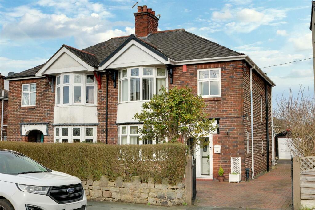 3 bedroom semidetached house for sale in Sandbach Road North, Alsager, ST7