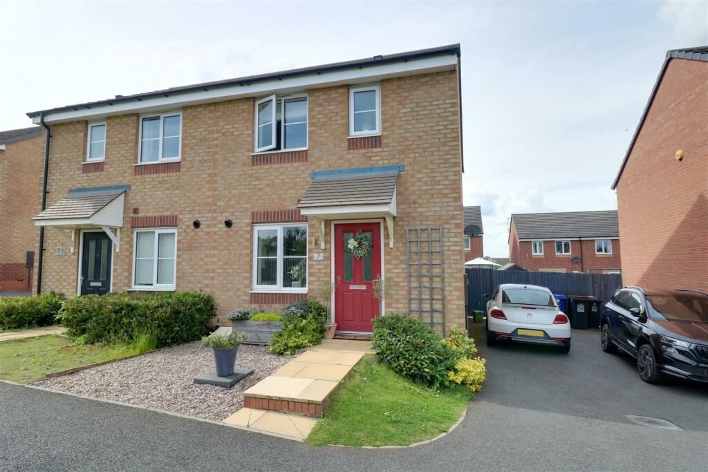 3 bedroom semidetached house for sale in Knowles View, Talke, ST7