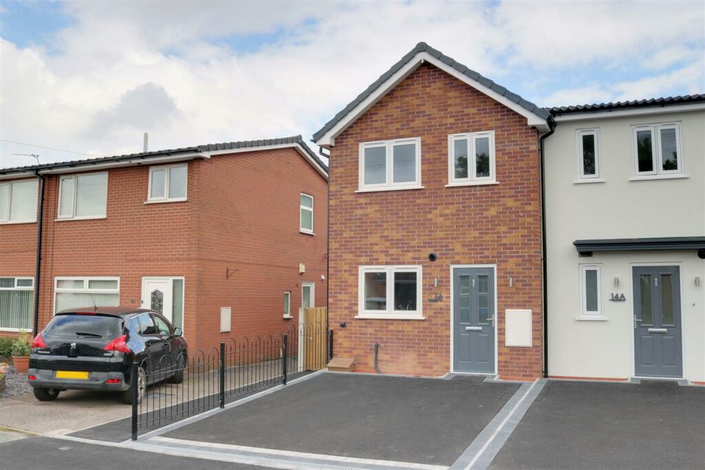 3 bedroom end of terrace house for sale in Wordsworth Way, Alsager, ST7