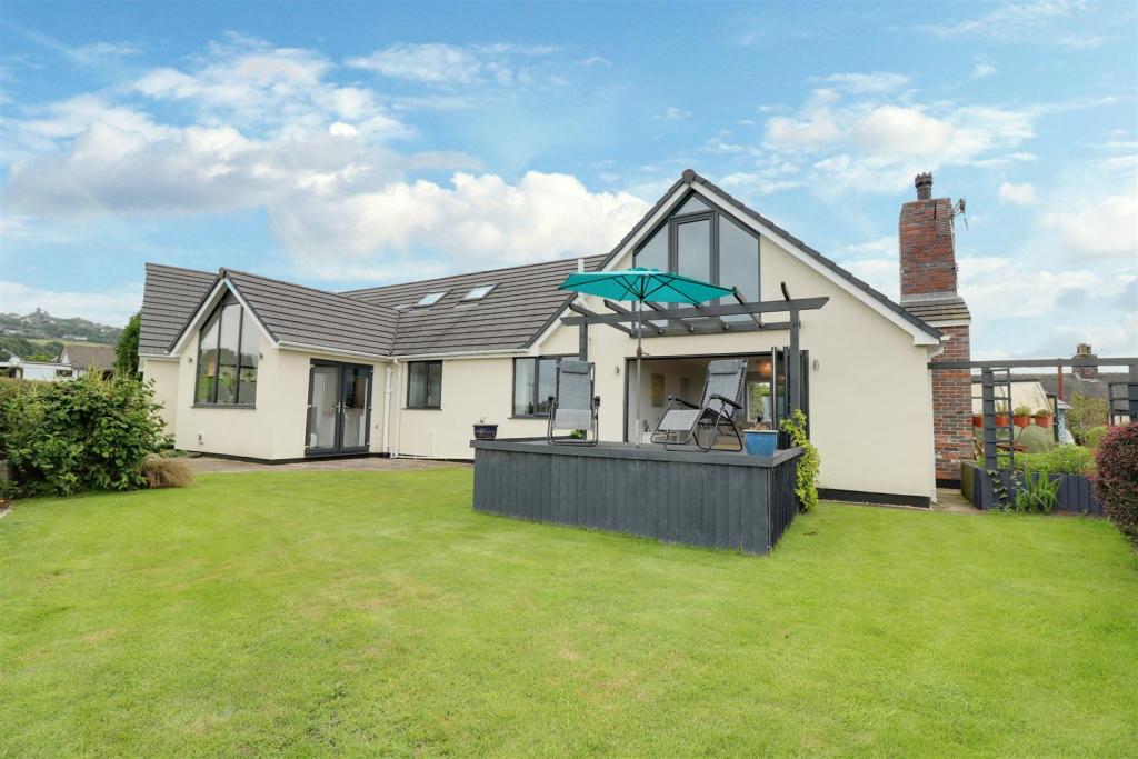 4 bedroom detached bungalow for sale in Spring Bank, Scholar Green, Stoke On Trent, ST7
