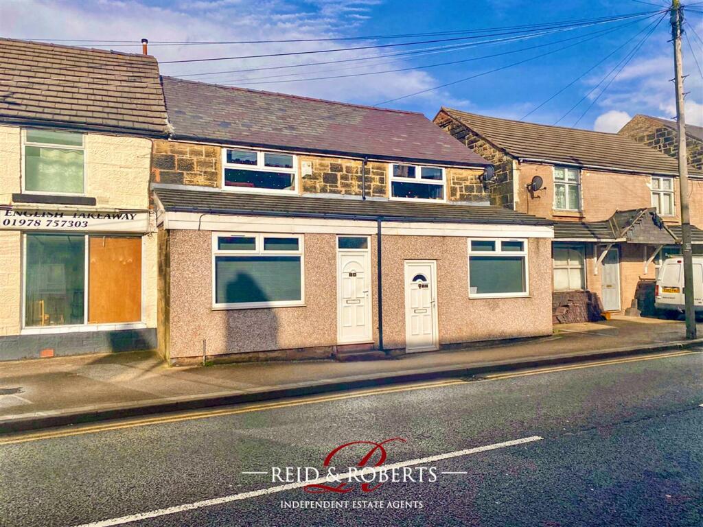 2 bedroom end of terrace house for sale in High Street, Coedpoeth