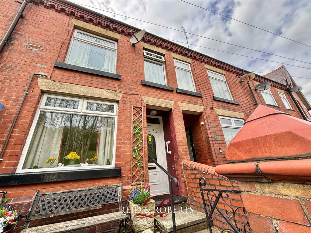 2 bedroom house for sale in King Street, Cefn Mawr, Wrexham, LL14