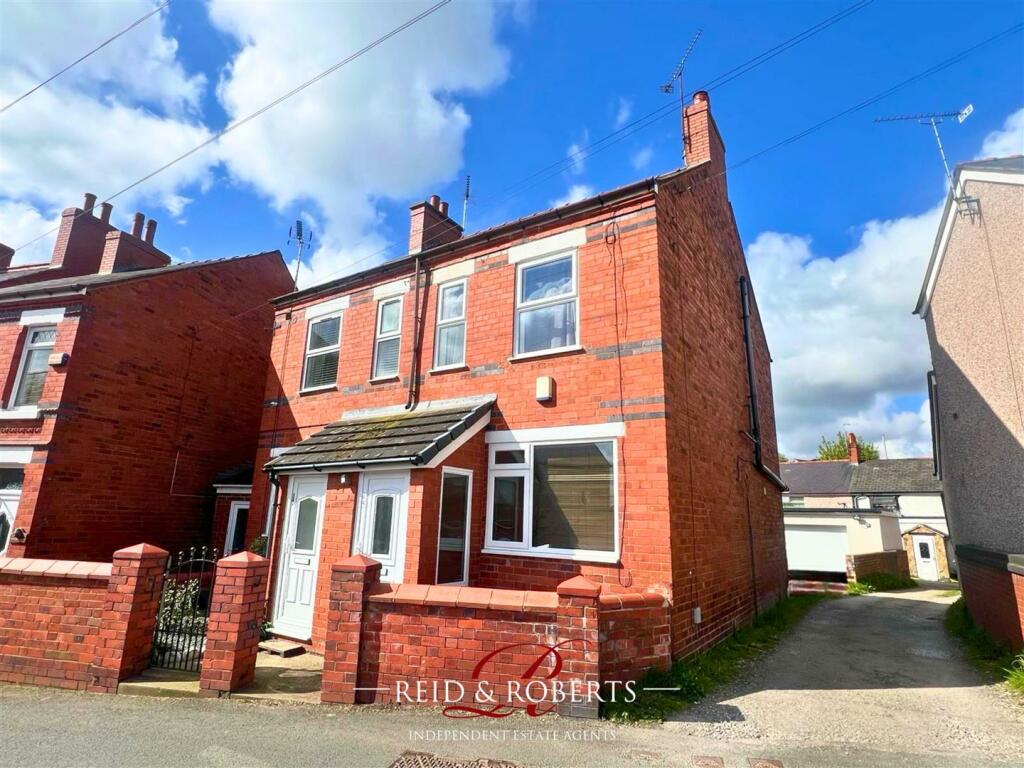 2 bedroom semidetached house for sale in Chapel Street, Ponciau, Wrexham, LL14