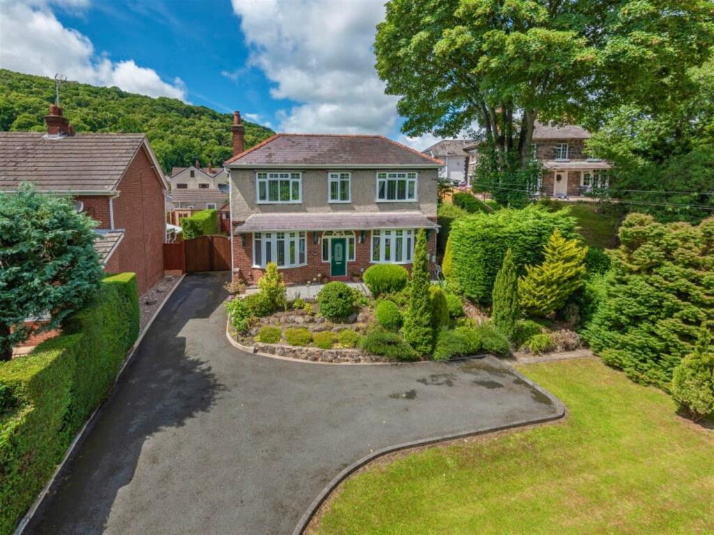 4 bedroom detached house for sale in Wrexham Road, Caergwrle, Wrexham, LL12