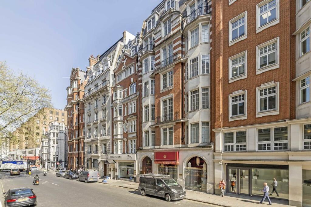 2 bedroom flat for sale in Berkeley Street, Mayfair, W1J