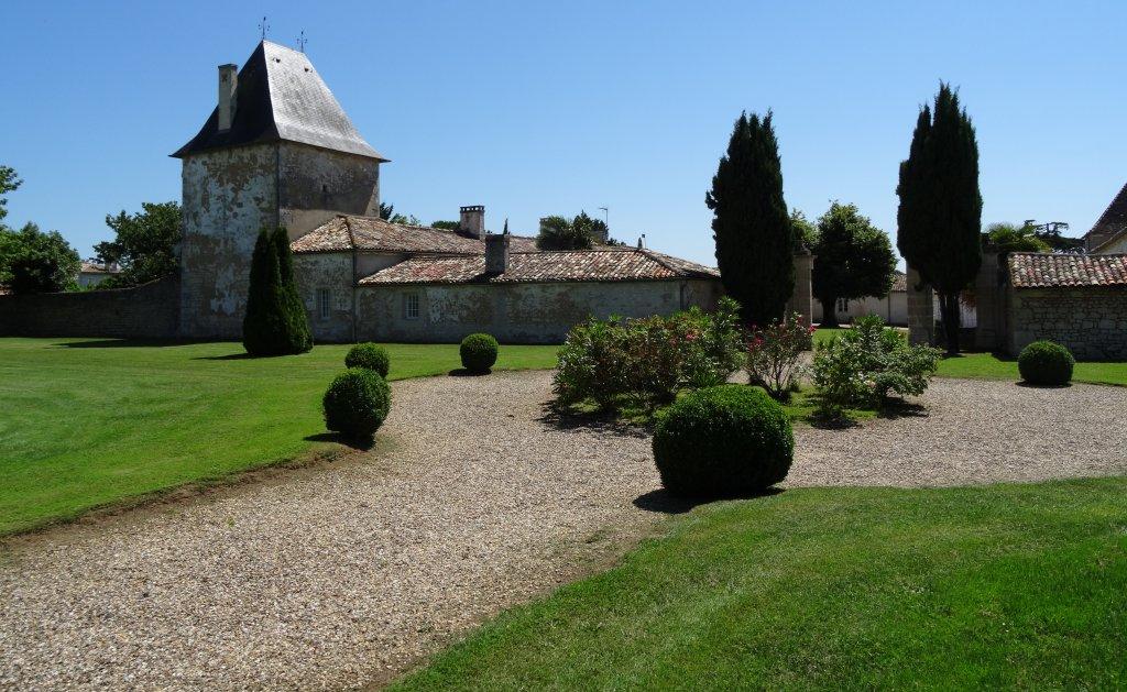 5 bedroom house for sale in Pons, 17800, France