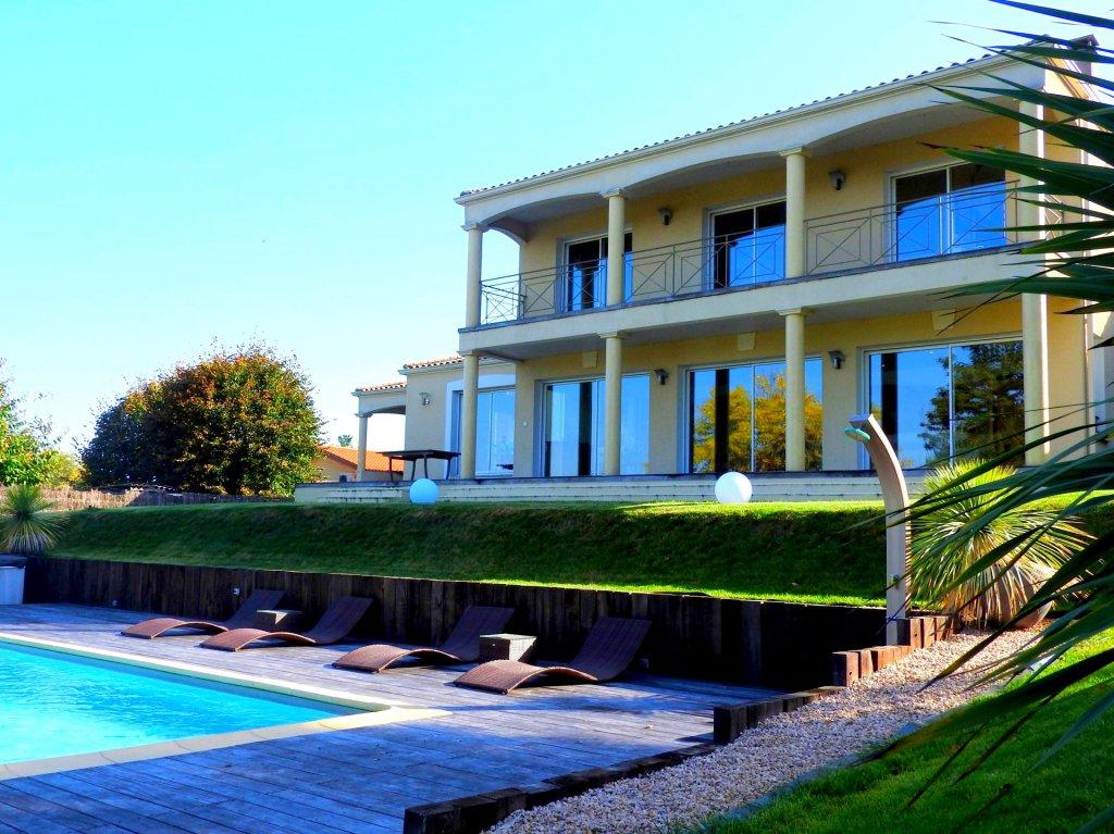 5 bedroom villa for sale in Bordeaux, 33360, France