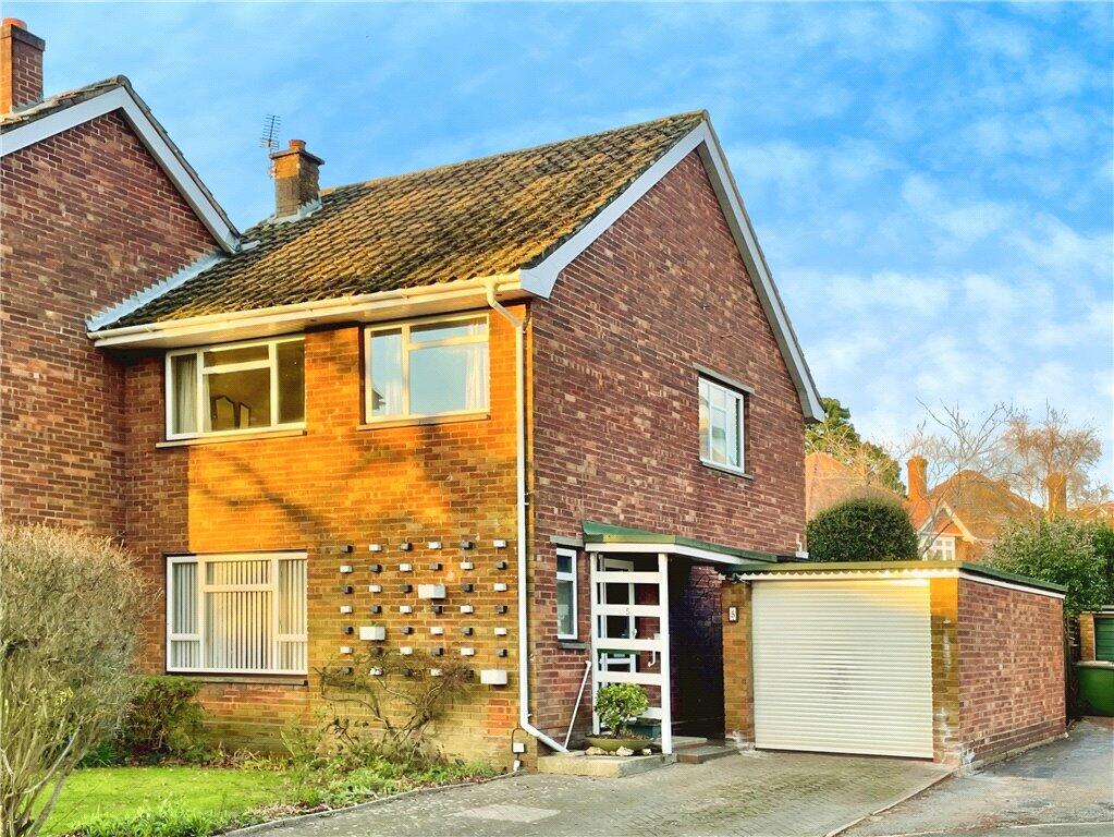 3 bedroom end of terrace house for sale in Bassett Meadow, Southampton, Hampshire, SO16