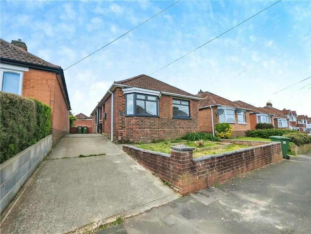 3 bedroom bungalow for sale in Cleveland Road, Southampton, Hampshire, SO18