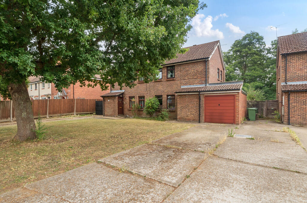 Main image of property: Magpie Lane, Eastleigh, Hampshire