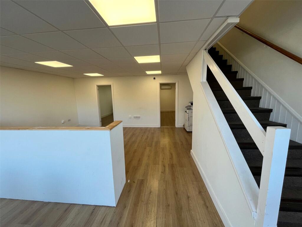 High street retail property to lease in Salisbury Road, Totton
