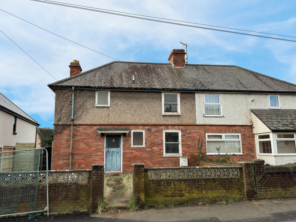 3 bedroom semidetached house for sale in Whitecross, Hereford, HR4