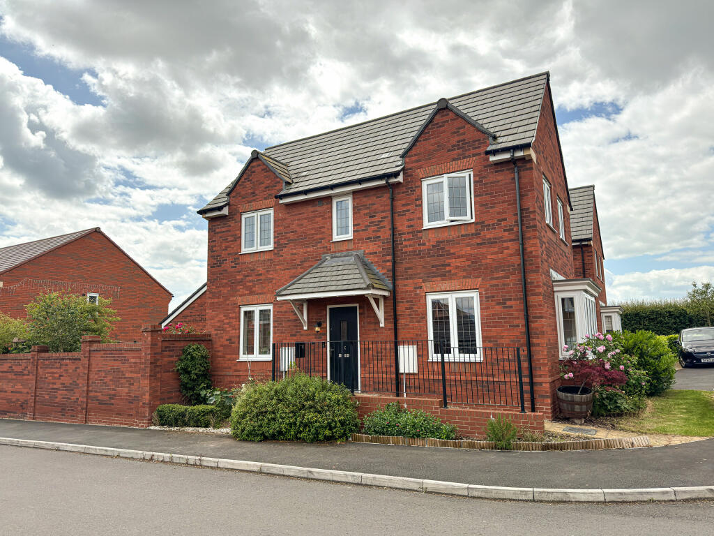3 bedroom detached house for sale in Holmer, Hereford, HR4