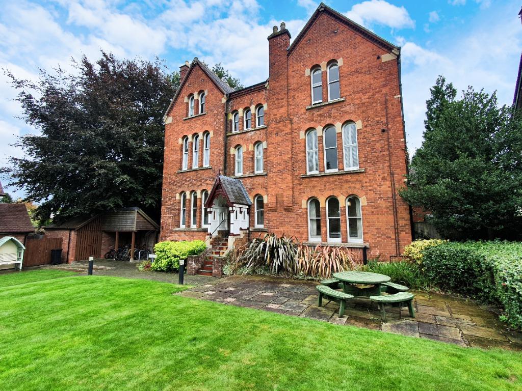 2 bedroom apartment for sale in Broomy Hill, Hereford, HR4