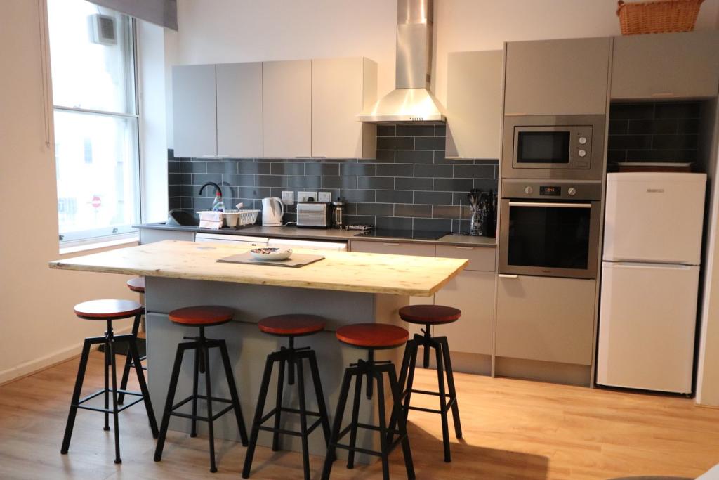 3 bedroom apartment for rent in West Street, St Philips, Bristol, BS2