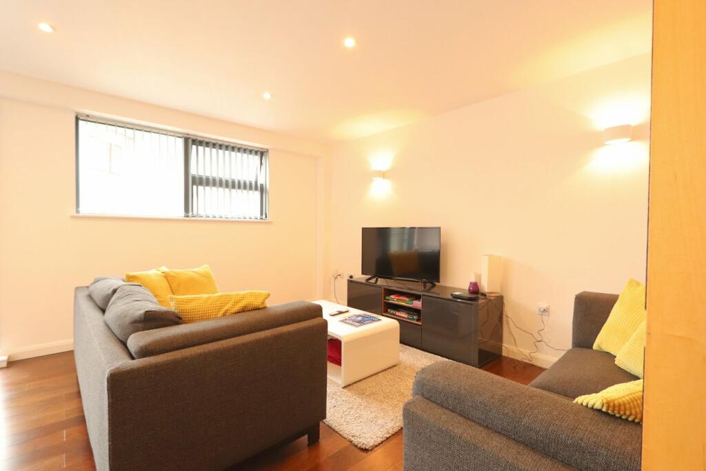 2 bedroom apartment for rent in Deanery Road, Bristol, BS1