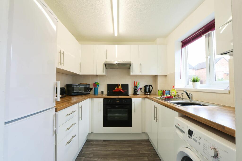 Additional property image - Broad Croft, Bradley Stoke, Bristol